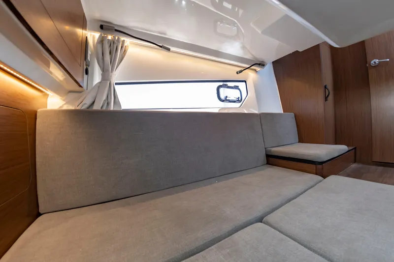 Slide: The Image of Beneteau Antares 11 Fly 2026 - 44