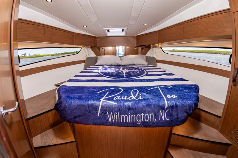 Slide: The Image of Beneteau Antares 11 Fly 2026 - 30