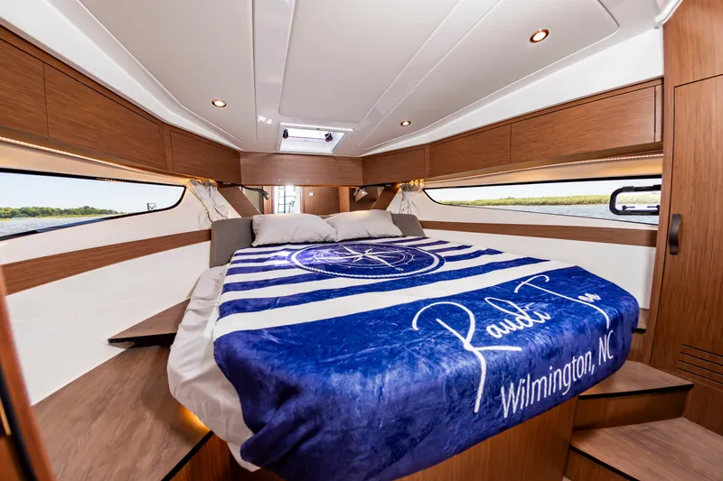 Slide: The Image of Beneteau Antares 11 Fly 2026 - 29