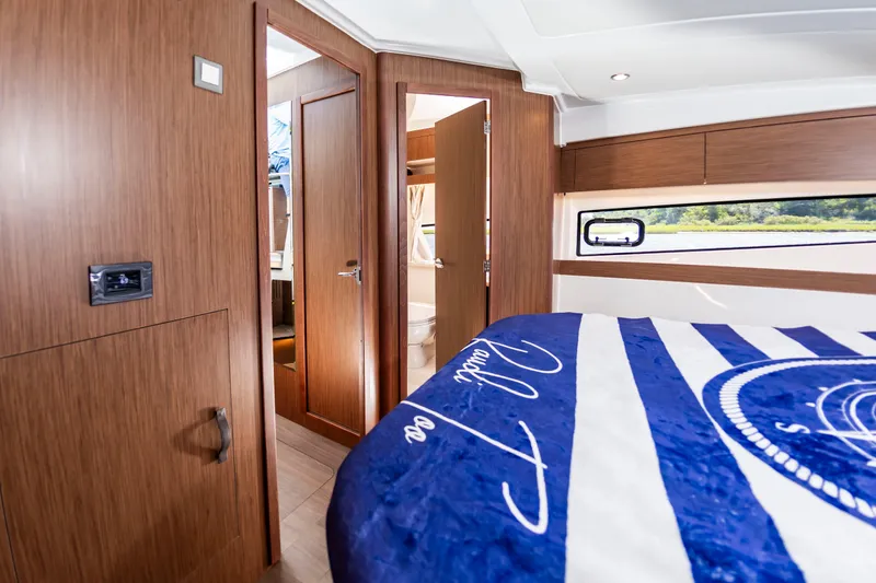 Slide: The Image of Beneteau Antares 11 Fly 2026 - 33