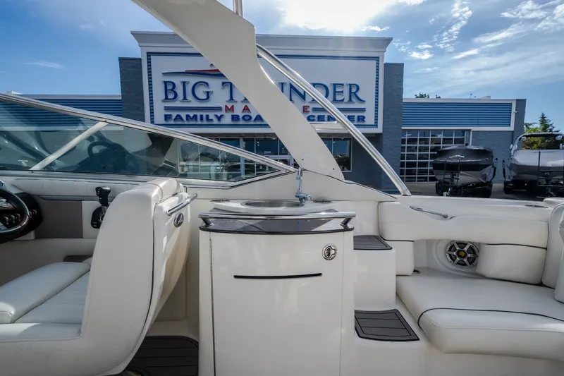 Slide: The Image of 2006 Sea Ray 270 SLX boat interior at Big Thunder Marine dealership. - 16