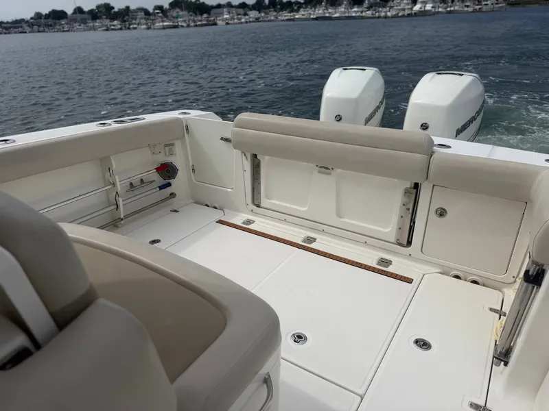 Slide: The Image of Boston Whaler 330 Outrage 2017 - 23