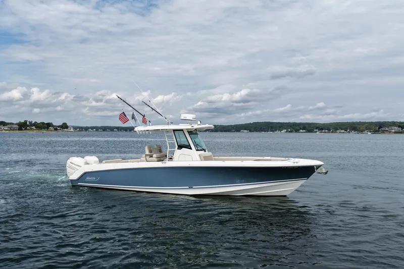 The Image of Boston Whaler 330 Outrage 2017 - 1