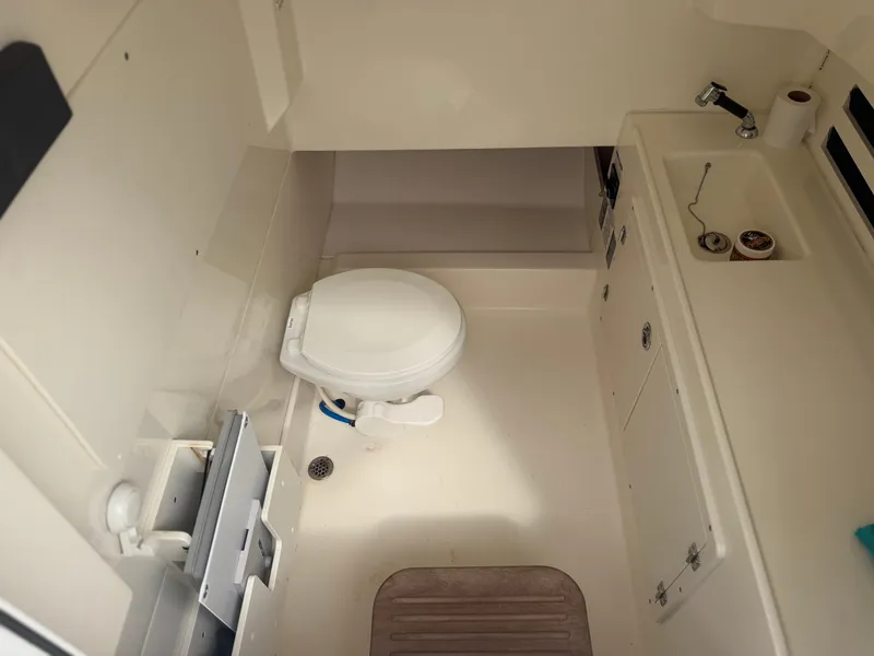 Slide: The Image of Boston Whaler 330 Outrage 2017 - 26