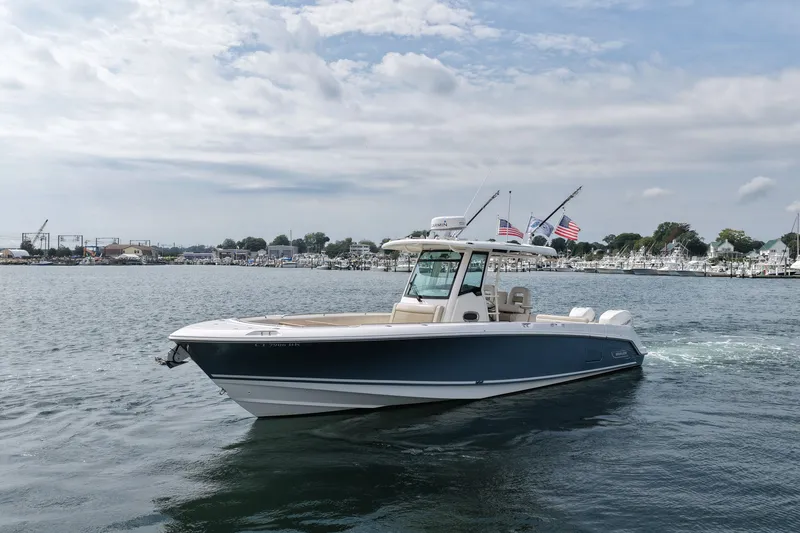 Slide: The Image of Boston Whaler 330 Outrage 2017 - 7