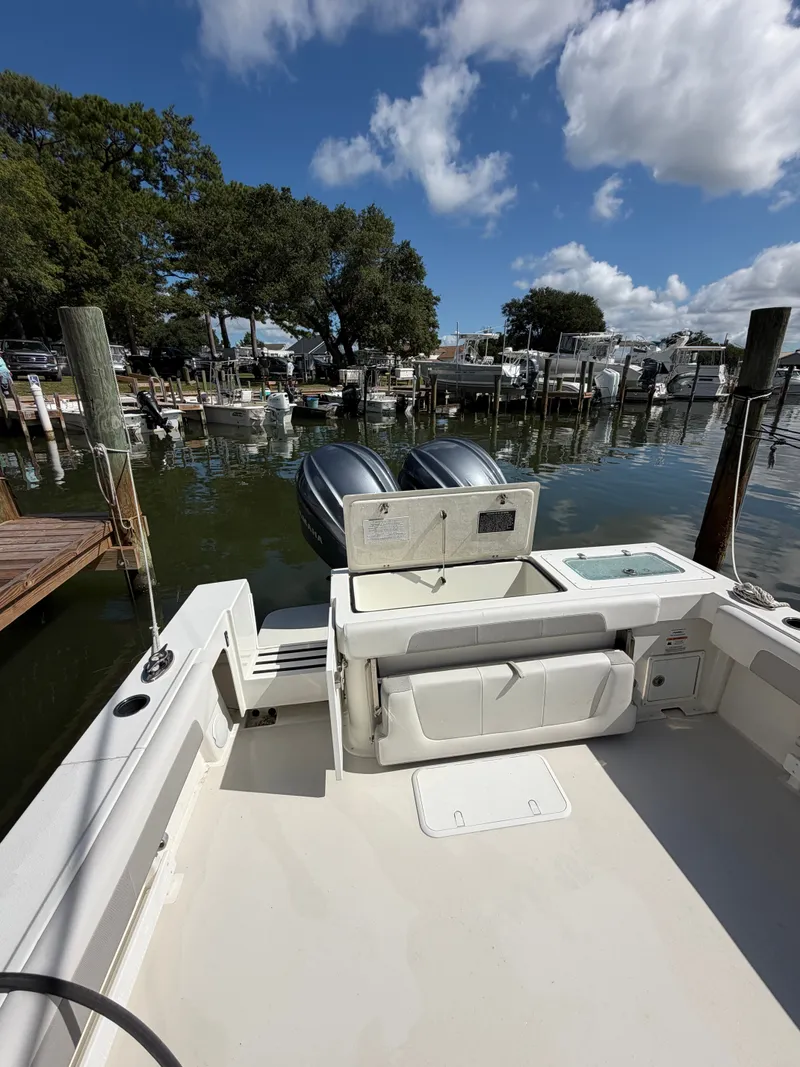 Slide: The Image of Parker Marine 2820 XLD Sport Cabin 2022 - 6