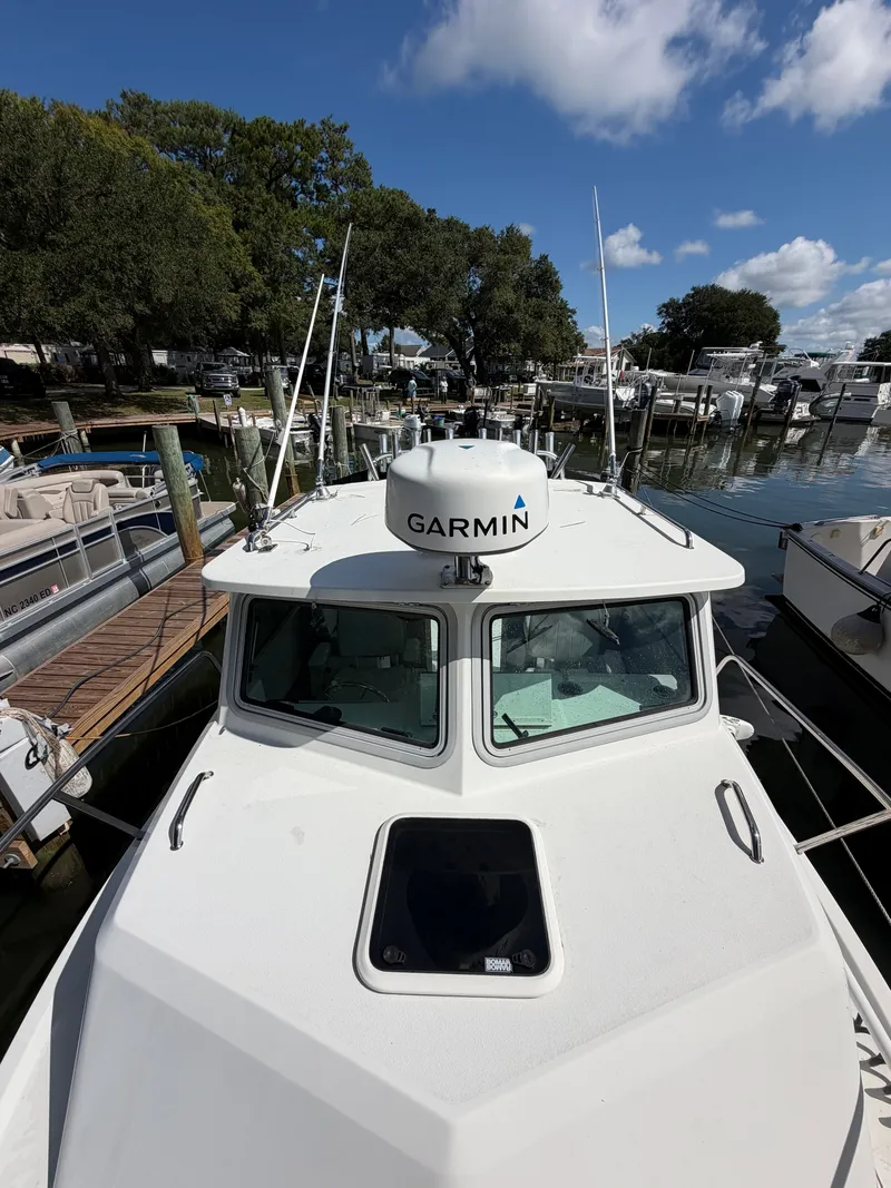 Slide: The Image of Parker Marine 2820 XLD Sport Cabin 2022 - 2