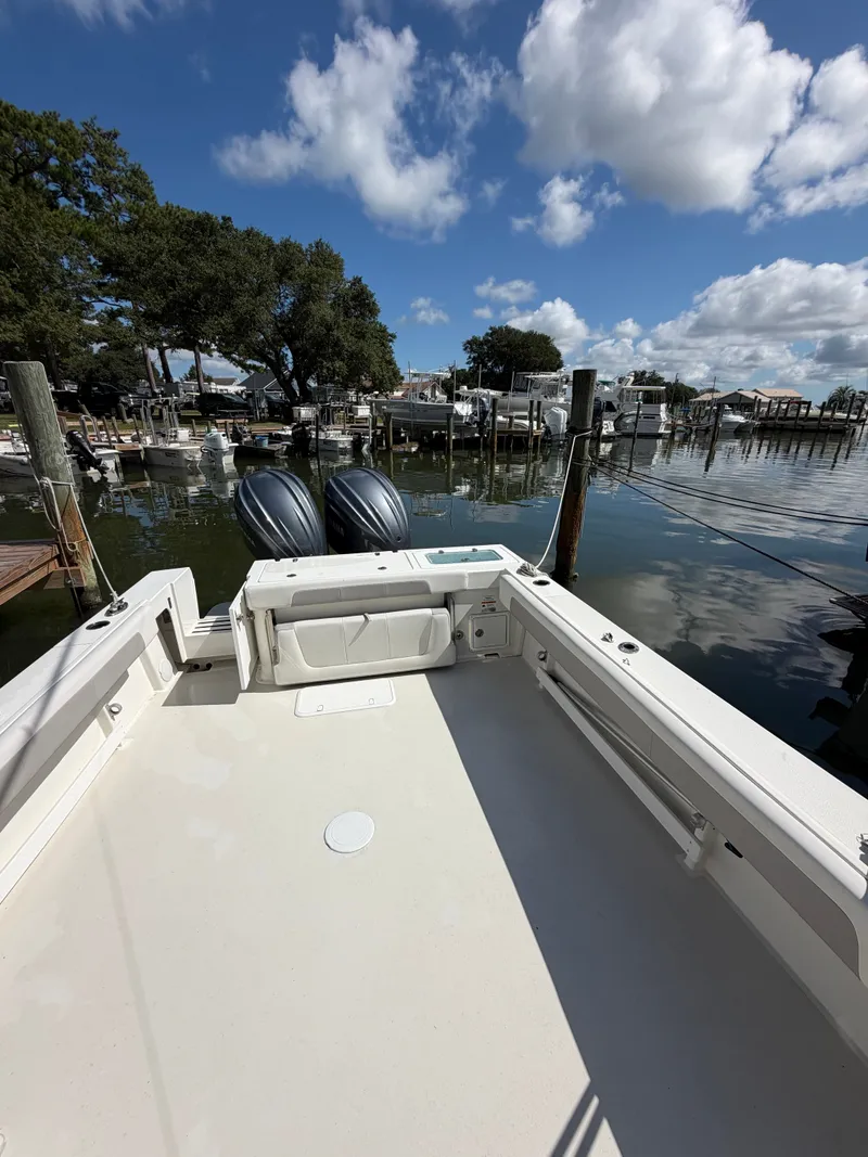 Slide: The Image of Parker Marine 2820 XLD Sport Cabin 2022 - 4
