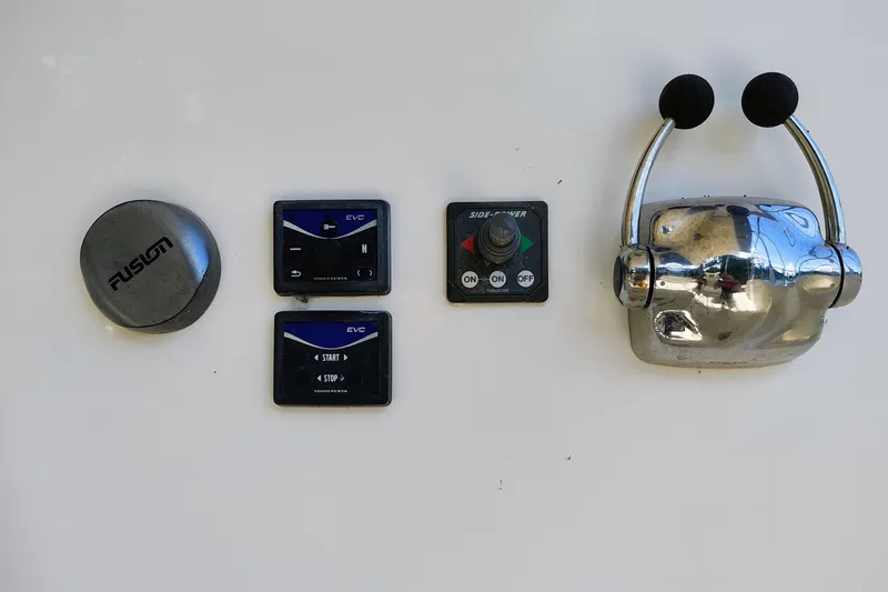 Slide: The Image of Aft cockpit control station. - 7