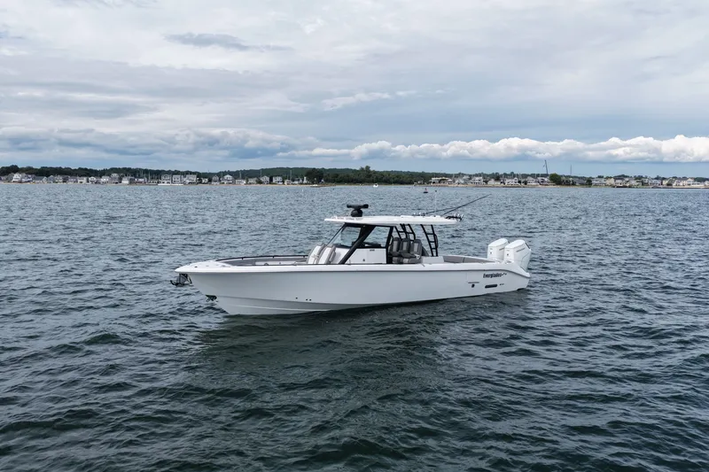 The Image of Everglades 395 Center Console 2025 - 1