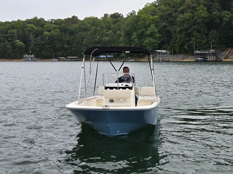 Slide: The Image of Boston Whaler 170 Montauk 2026 - 44