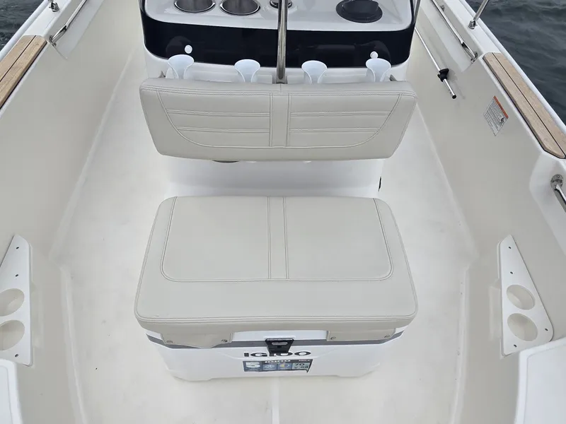 Slide: The Image of Boston Whaler 170 Montauk 2026 - 20