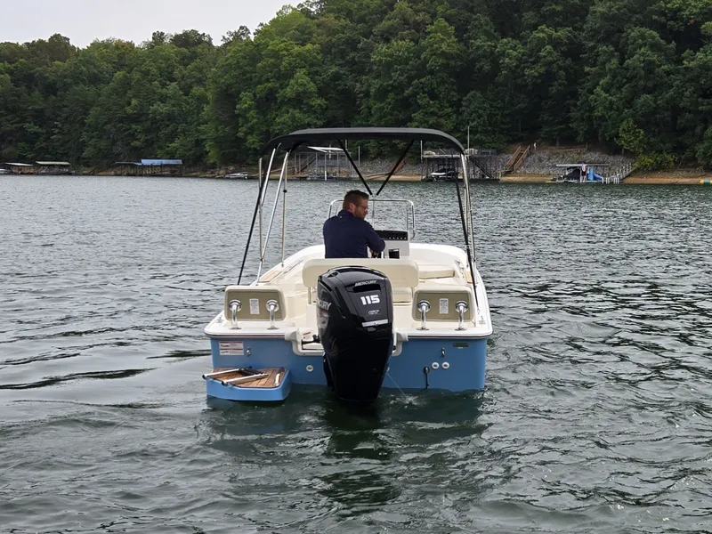 Slide: The Image of Boston Whaler 170 Montauk 2026 - 34