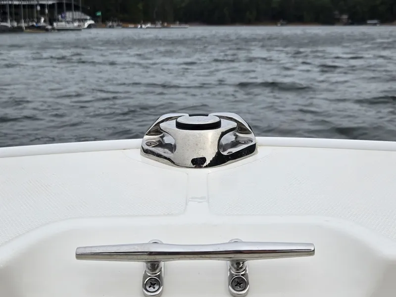 Slide: The Image of Boston Whaler 170 Montauk 2026 - 25