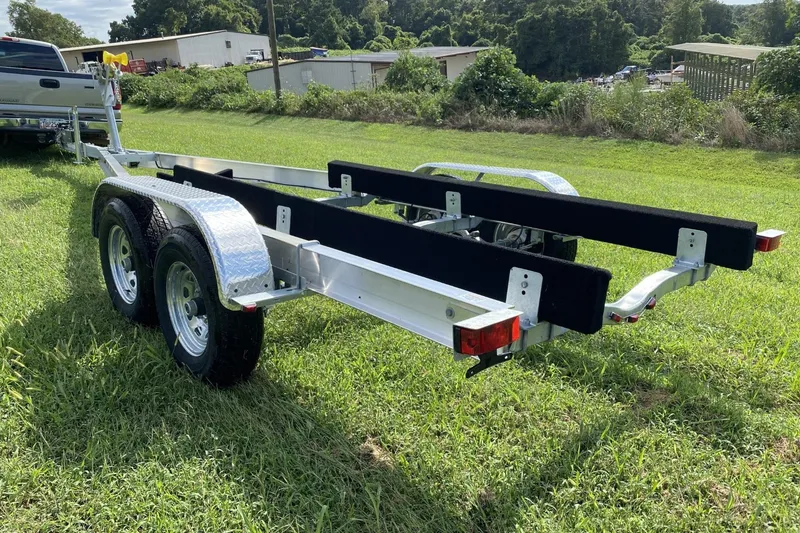 Slide: The Image of Trailer for 2021 Monterey 278SS Super Sport on grassy field. - 37