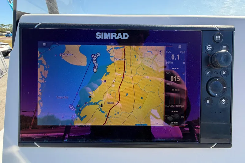 Slide: The Image of Simrad GPS-kaartplotter op Blazer Bay 2200 Fisherman 2020. - 18