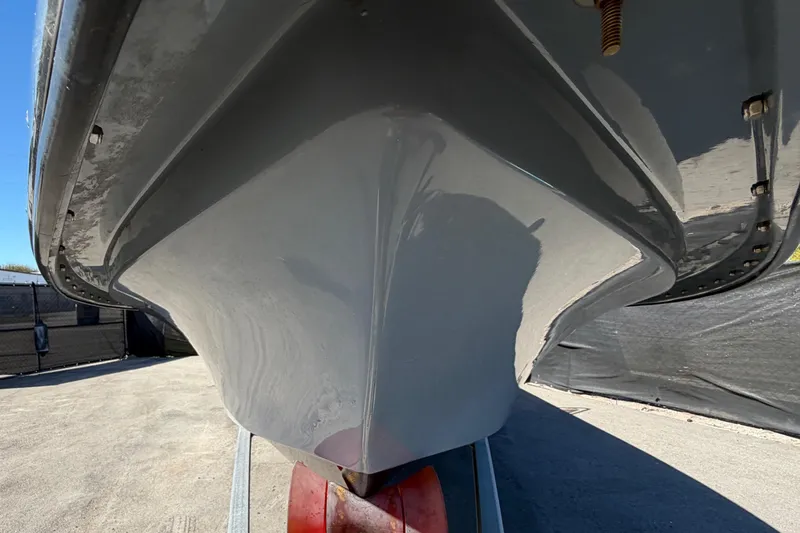 Slide: The Image of Unterseite eines Blazer Bay 2200 Fisherman Bootes auf Anhänger. - 10