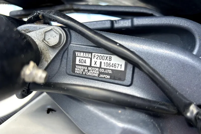 Slide: The Image of Close-up of Yamaha F200XB engine label on 2020 Four Winns HD220 boat. - 68