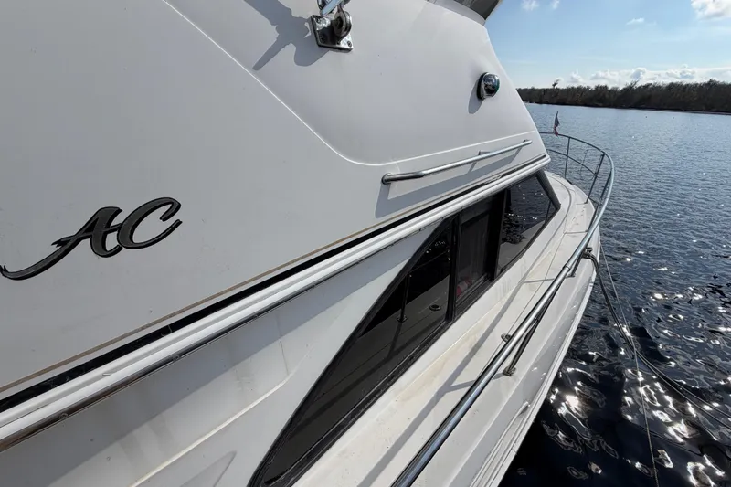 Slide: The Image of Sea Ray 370 Aft Cabin 1997 op het water, zijaanzicht. - 13
