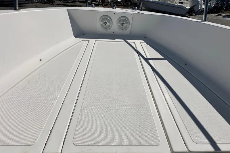 Slide: The Image of Hydra-Sports Bay Bolt 1900 boot uit 1993, vooraanzicht dek. - 40