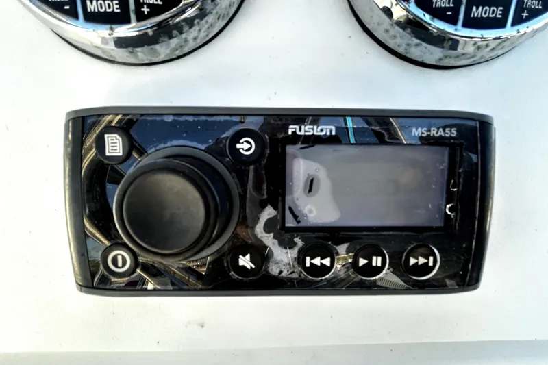 Slide: The Image of Fusion MS-RA55 marine stereo on 1993 Hydra-Sports Bay Bolt 1900 boat dashboard. - 20