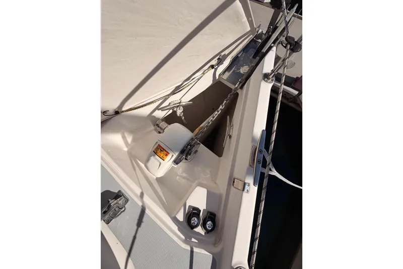 Slide: The Image of Deck view of 2005 Hunter Passage 456 sailboat with winch and ropes. - 18