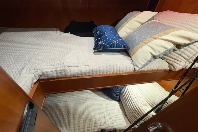 Slide: The Image of Mid Cabin - 51