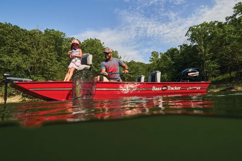 Slide: The Image of Tracker Bass Tracker Classic XL 2027 - 36