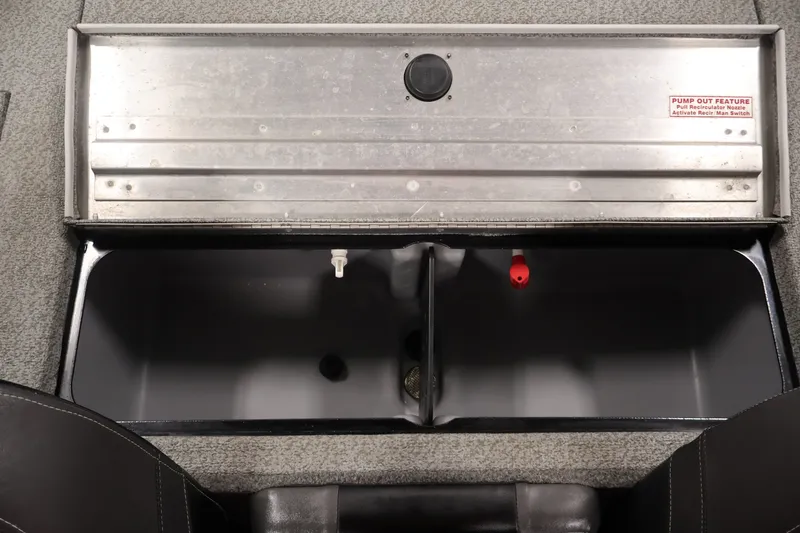 Slide: The Image of 2019 Tracker Pro Team 175 TXW livewell with pump-out feature and recirculator nozzle. - 37