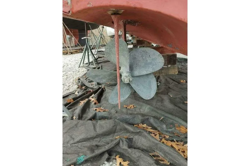 Slide: The Image of Propeller of 1996 Grand Banks Eastbay 40 Flybridge on dry dock. - 97