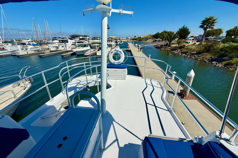 Slide: The Image of Flybridge aft - 14
