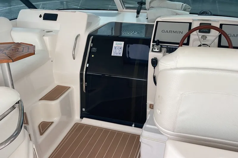 Slide: The Image of Interior of 2009 Tiara Yachts 3900 Sovran with Garmin navigation system. - 20