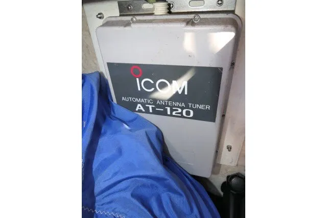 Slide: The Image of Icom AT-120 automatic antenna tuner on 1999 Beneteau 411 yacht. - 75