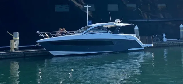 Slide: The Image of Cruisers 39 Express Coupe 2018 - 29