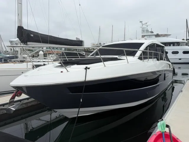 Slide: The Image of Cruisers 39 Express Coupe 2018 - 26