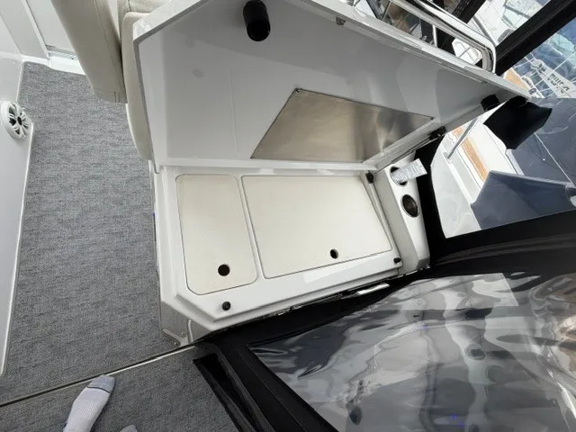 Slide: The Image of Cruisers 39 Express Coupe 2018 - 14