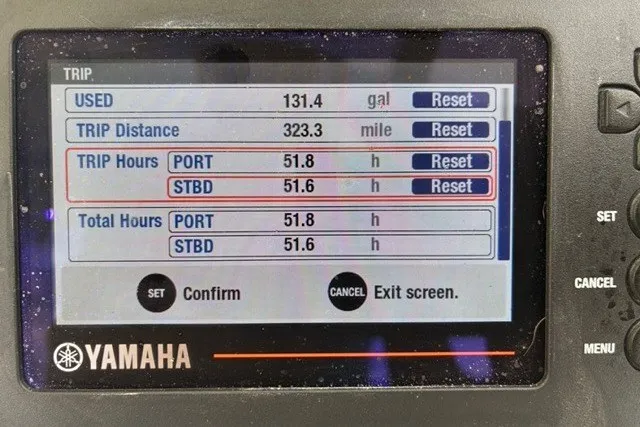 Slide: The Image of Yamaha boat trip display showing fuel usage, distance, and engine hours for Century 24 Resorter 2021. - 60