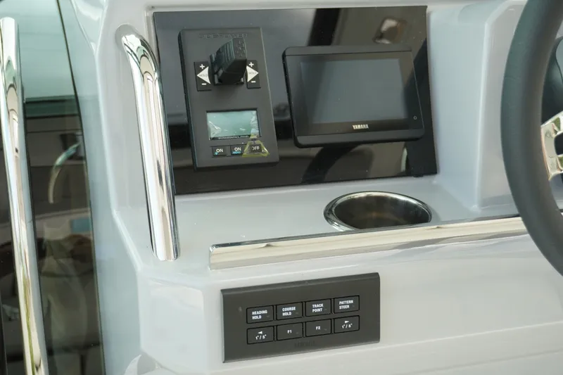 Slide: The Image of Control panel of 2027 Jeanneau Leader 10.5 WA Series 2 boat with Yamaha display. - 20