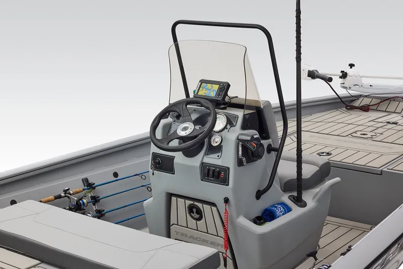 Slide: The Image of Tracker Bass Tracker 175 CC 2027 - 18