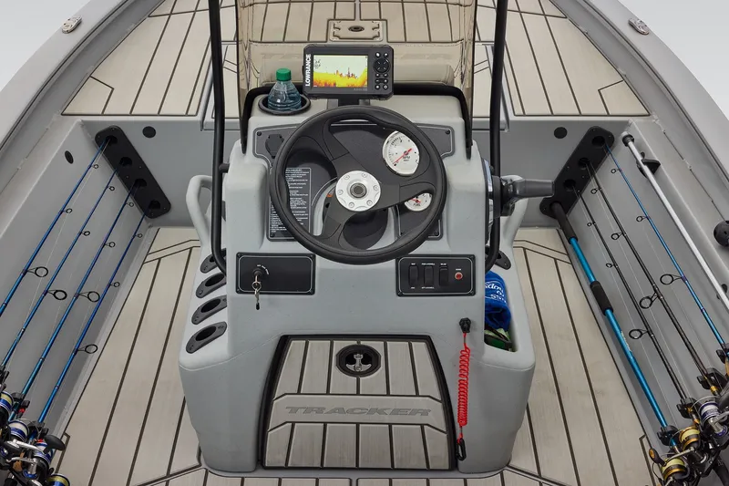Slide: The Image of Tracker Bass Tracker 175 CC 2027 - 16