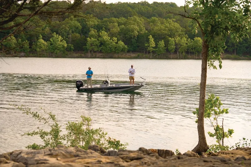 Slide: The Image of Tracker Bass Tracker 175 CC 2027 - 28