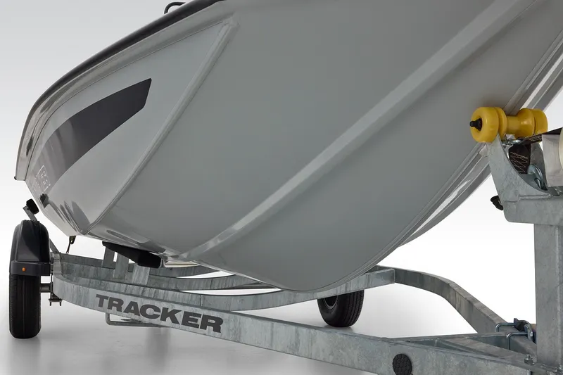 Slide: The Image of Tracker Bass Tracker 175 CC 2027 - 18