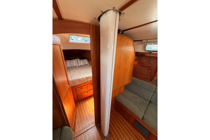 Slide: The Image of Interior of 2002 Sabre 362 yacht with cozy cabin and wooden furnishings. - 78
