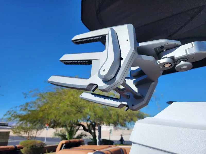 Slide: The Image of Malibu 25 LSV 2026 - 20