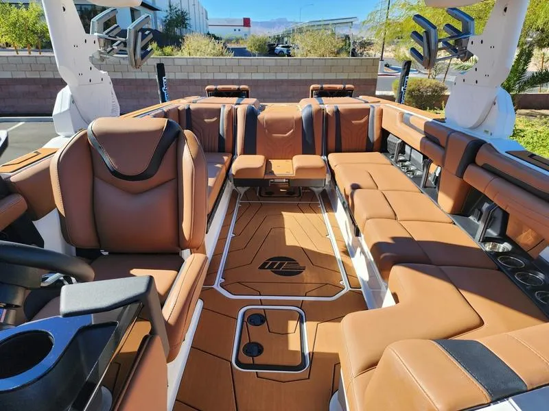 Slide: The Image of Malibu 25 LSV 2026 - 39