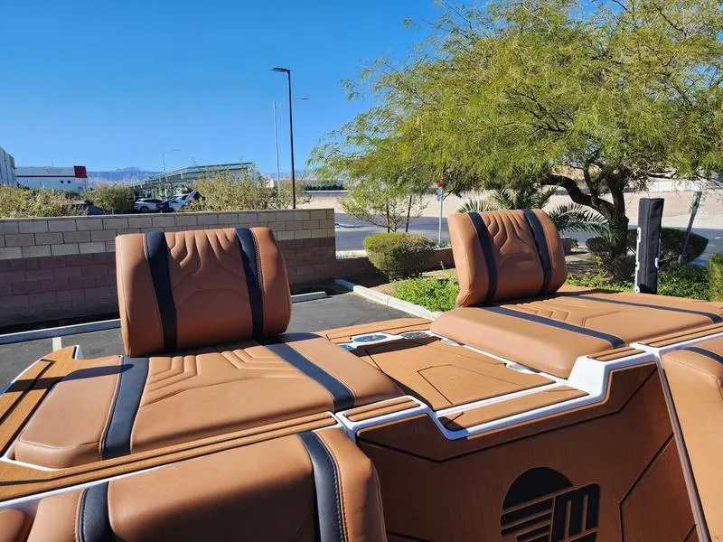 Slide: The Image of Malibu 25 LSV 2026 - 45