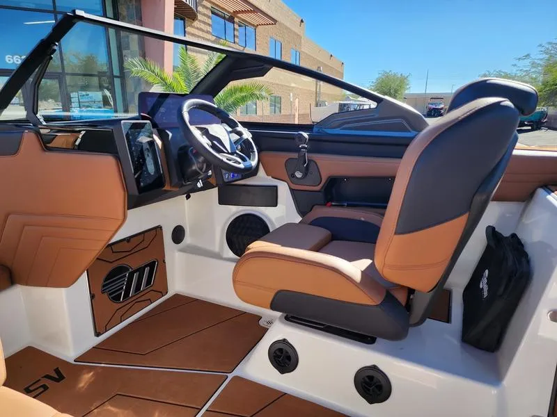 Slide: The Image of Malibu 25 LSV 2026 - 27