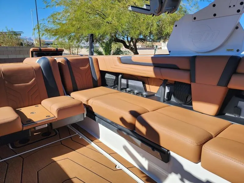 Slide: The Image of Malibu 25 LSV 2026 - 38