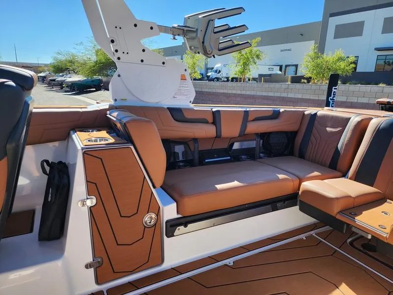 Slide: The Image of Malibu 25 LSV 2026 - 42