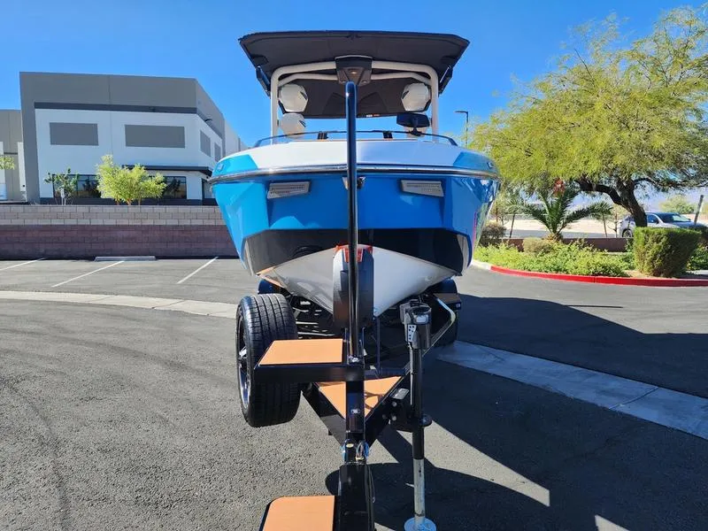 Slide: The Image of Malibu 25 LSV 2026 - 3